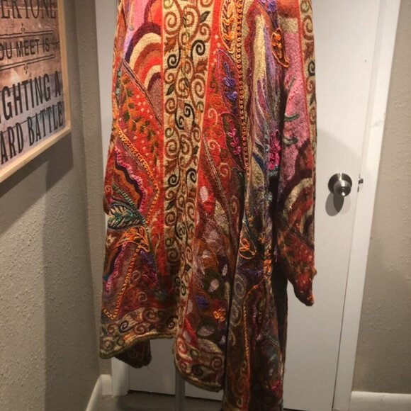 LIKE NEW KIMONO HAND EMBROIDERED WOMENS MEDIUM BY ANU - Picture 6 of 12